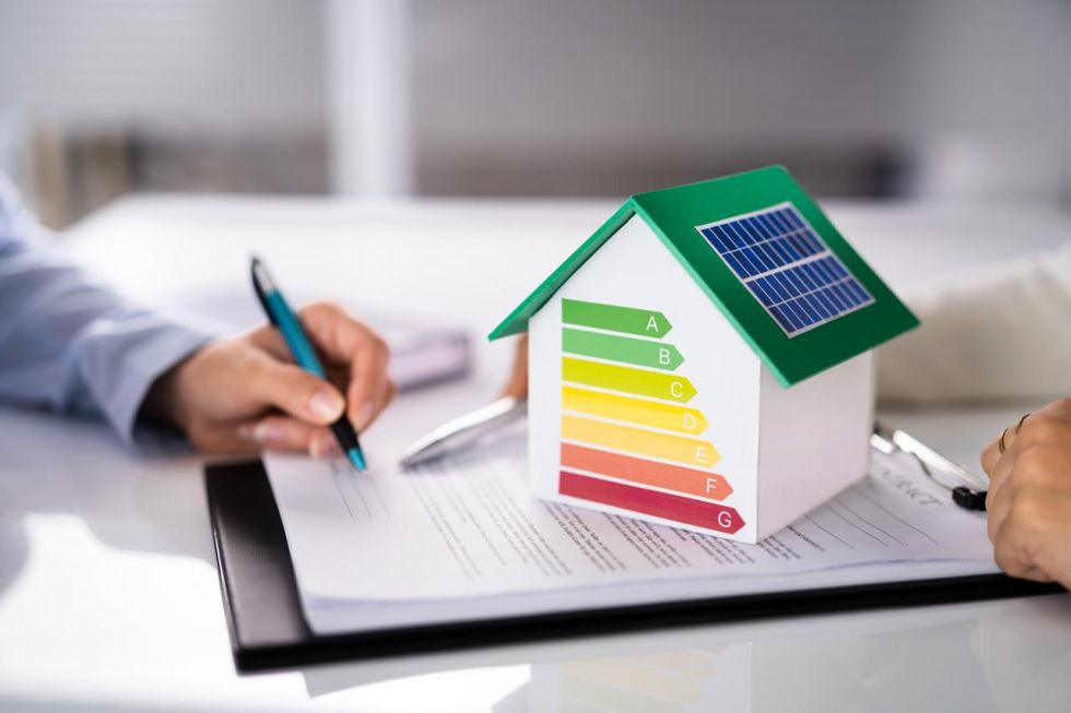 Einsatzgebiet_Immobilien_energetischeSanierung-10Jun24Stock-1413202210